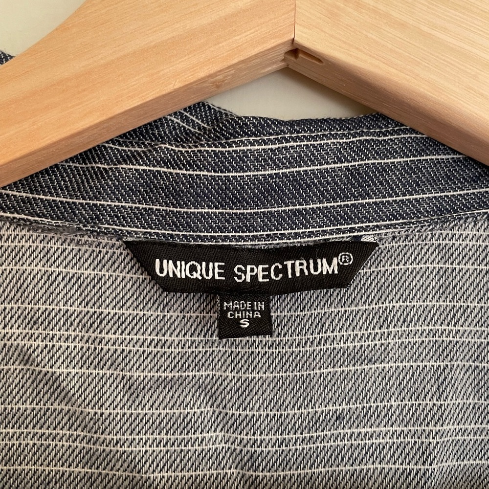 Embroidered button down - Picture 2 of 5
